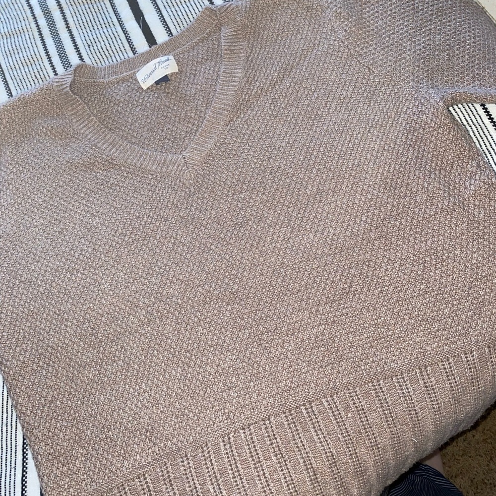 Universal Threads Sweater